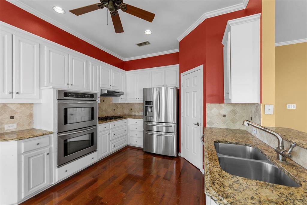 917 Hills Creek Drive, Mckinney, TX 75072