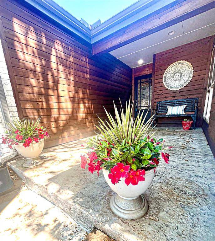 17216 Ikel Drive, Dallas, TX 75248