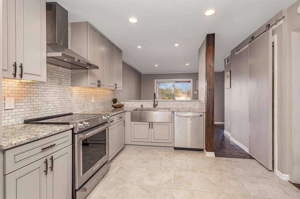 2925 Country Place Circle, Carrollton, TX 75006