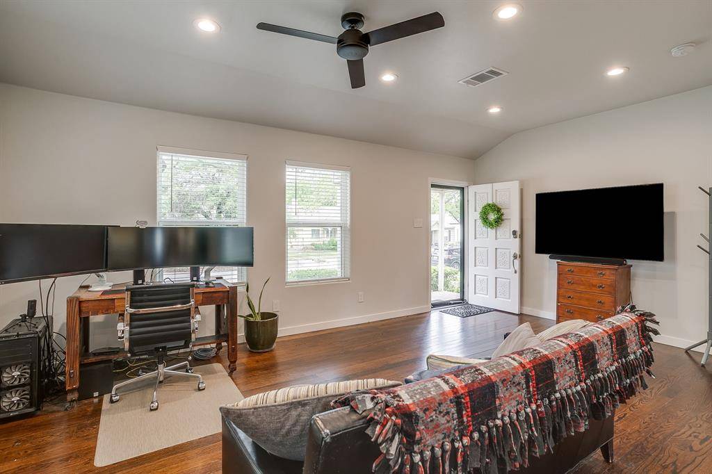 3821 Linden Avenue, Fort Worth, TX 76107