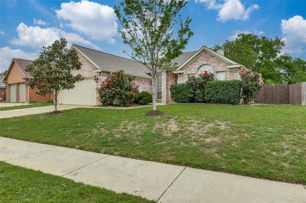 5673 Rockport Lane, Haltom City, TX 76137