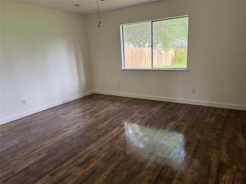 304 Long Canyon Drive, Mesquite, TX 75150