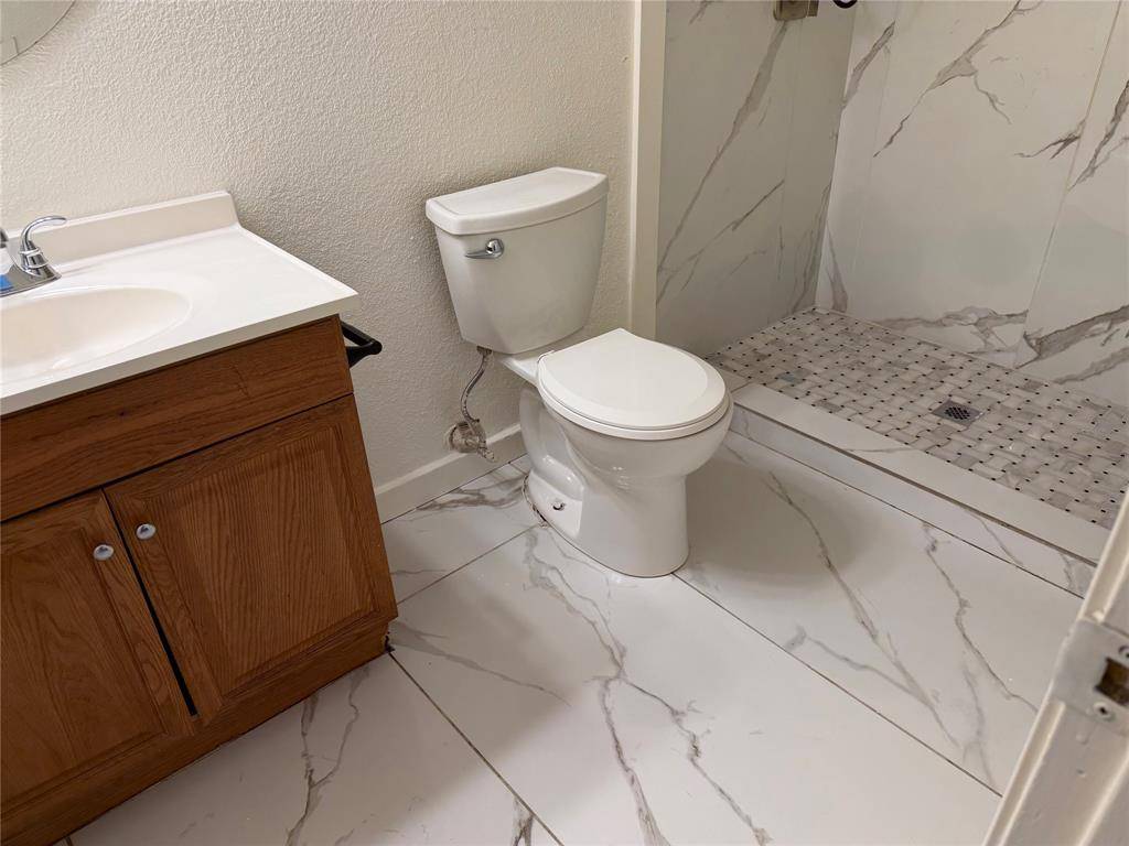 304 Long Canyon Drive, Mesquite, TX 75150