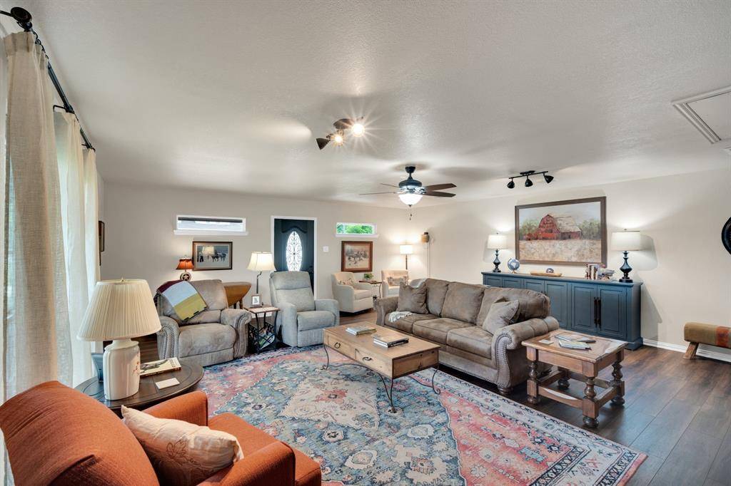 502 Main Street, Maypearl, TX 76064