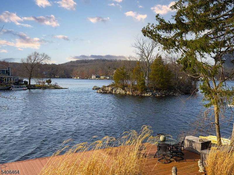 70 S Shore Rd, Byram Twp., NJ 07821