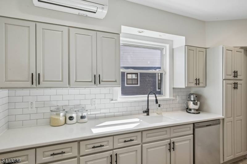 69 Myrtle St, Bloomfield Twp., NJ 07003