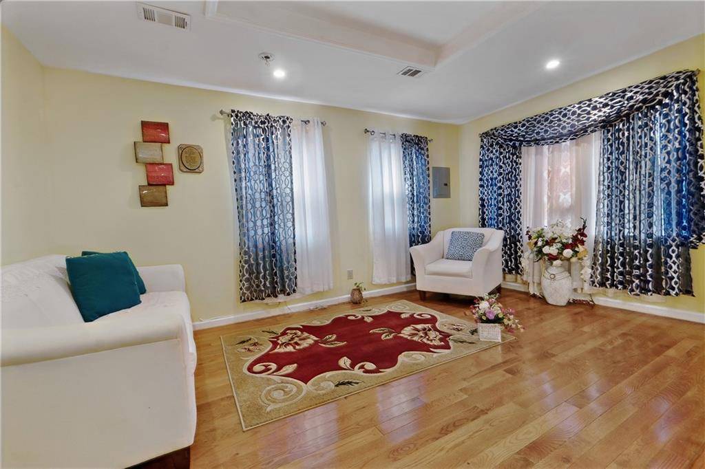 355 Beach 47th ST, Far Rockaway, NY 11691