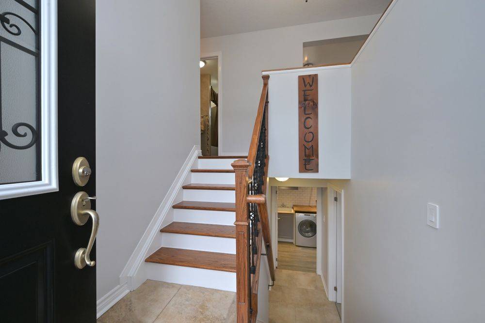 36 Moore AVE, Adjala-tosorontio, ON L0M 1J0