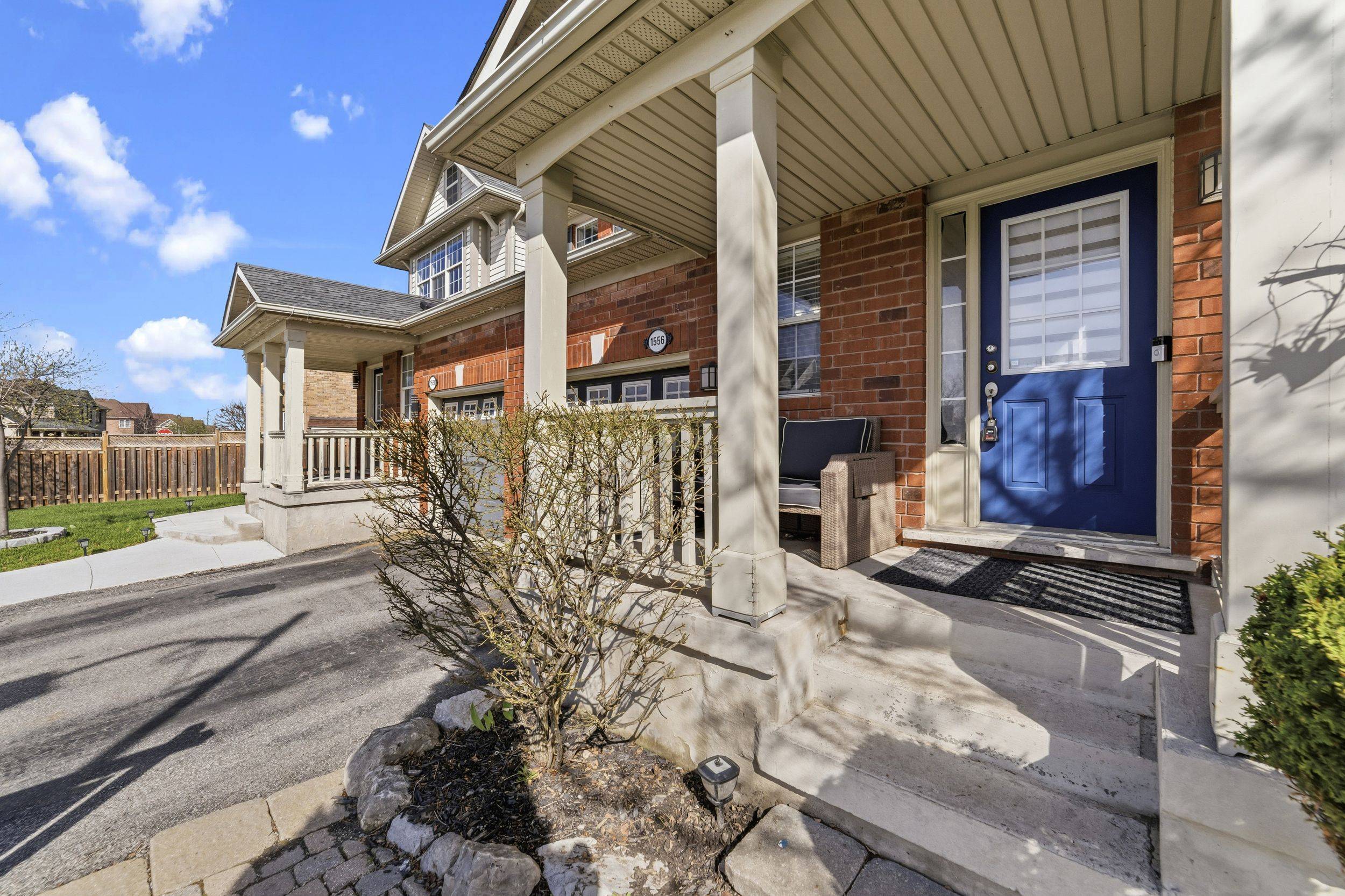 1556 Harwood DR, Milton, ON L9T 5K1