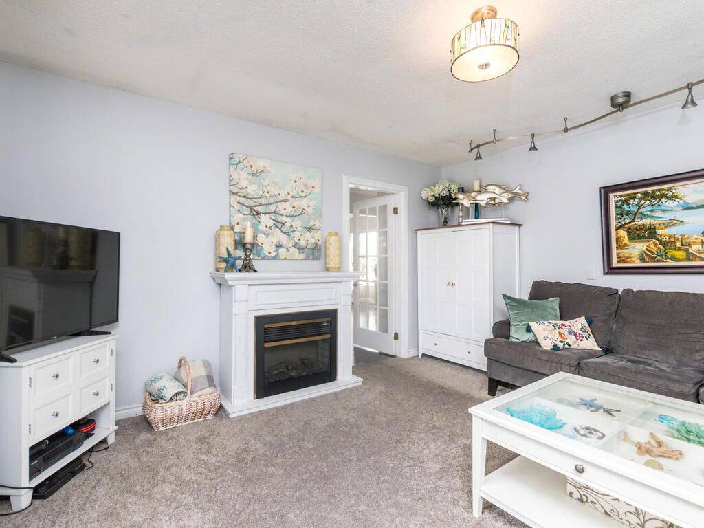 15 Terry Fox AVE, Carleton Place, ON K7C 4G2