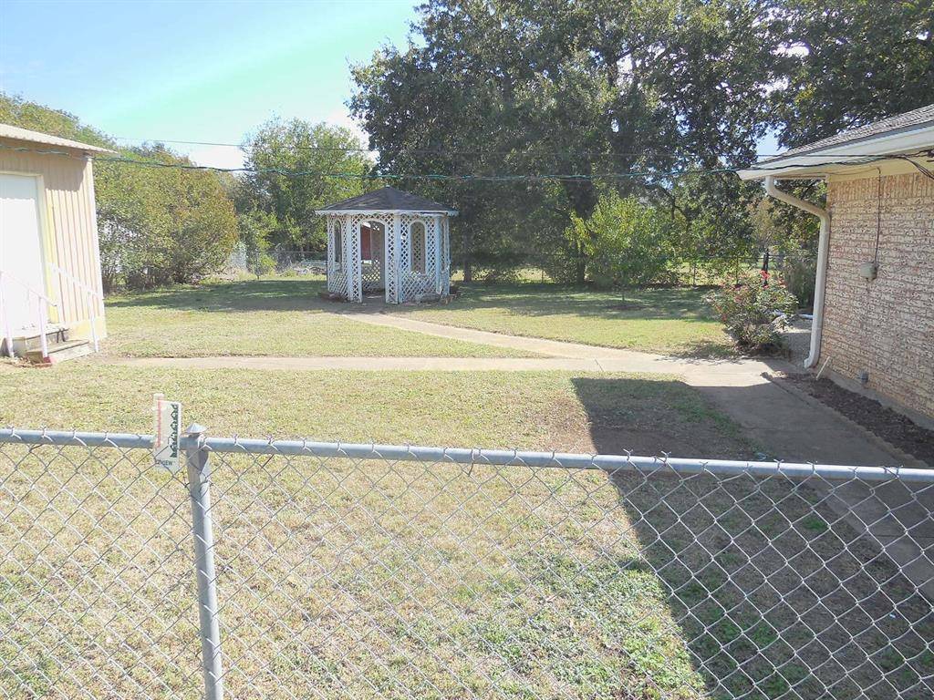 820 Walnut Street, Ranger, TX 76470