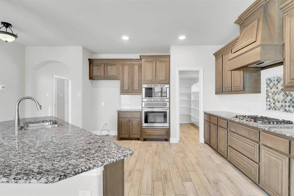 2701 Upland Trail Lane, Aubrey, TX 76227