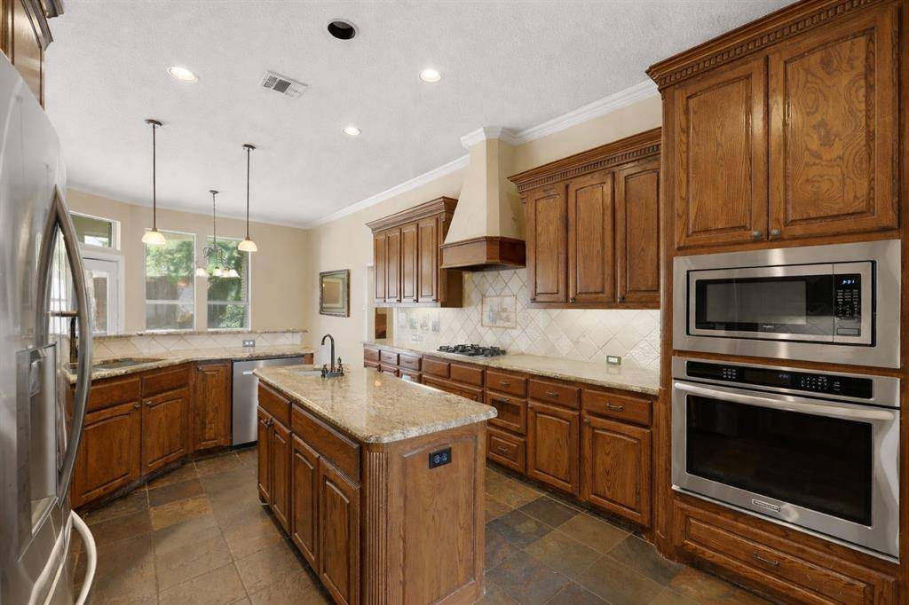 150 Sequoia Court, Midlothian, TX 76065