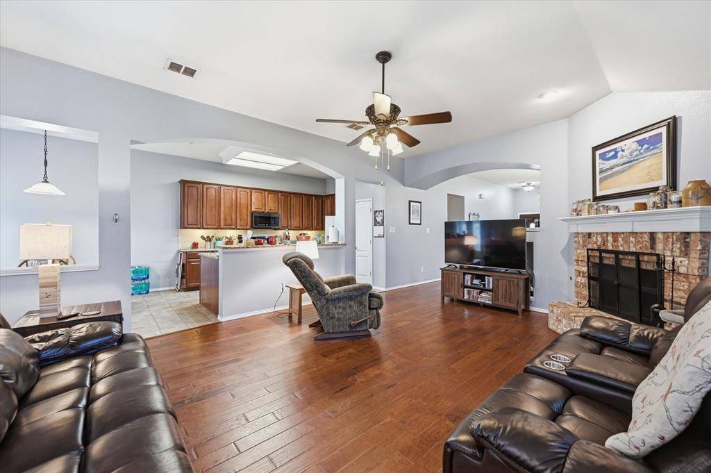 508 Titleist Drive, Mansfield, TX 76063