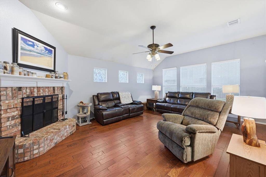 508 Titleist Drive, Mansfield, TX 76063