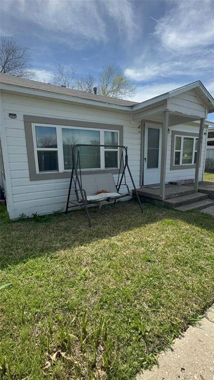 2564 High Crest Avenue, Fort Worth, TX 76111