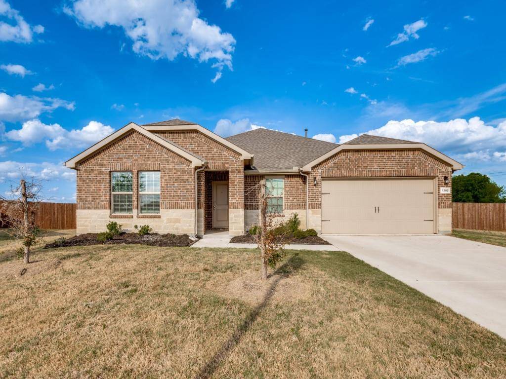 1202 Quartzite Street, Cedar Hill, TX 75104