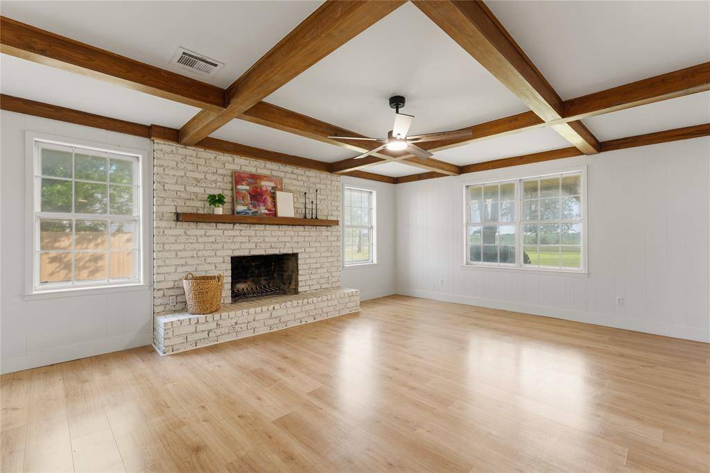 776 April Lane, China Spring, TX 76633