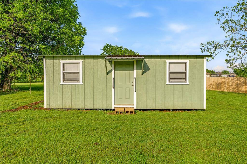 776 April Lane, China Spring, TX 76633