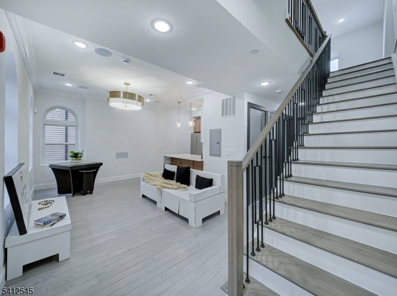 133 Clifton Pl #2, Jersey City, NJ 07304