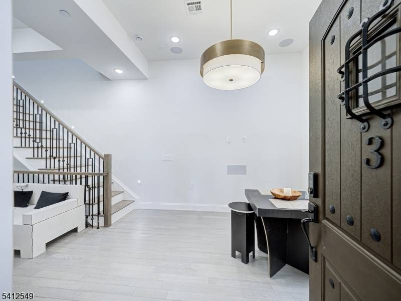 133 Clifton Pl #3, Jersey City, NJ 07304