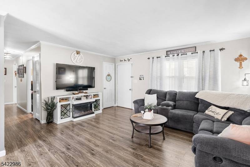 41 Kent Rd, Hampton Twp., NJ 07860