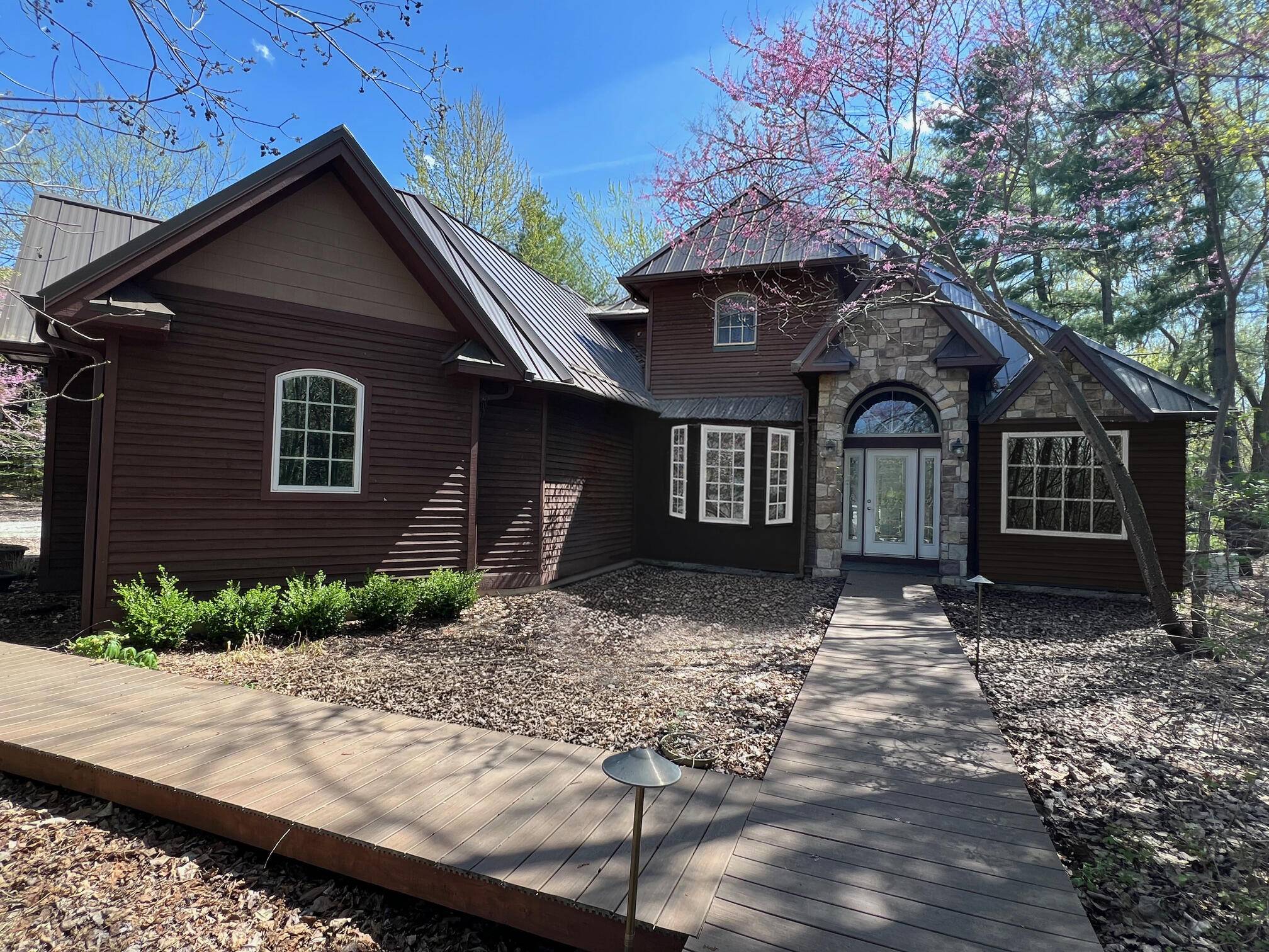 5650 Lily LN, Chikaming Twp, MI 49125