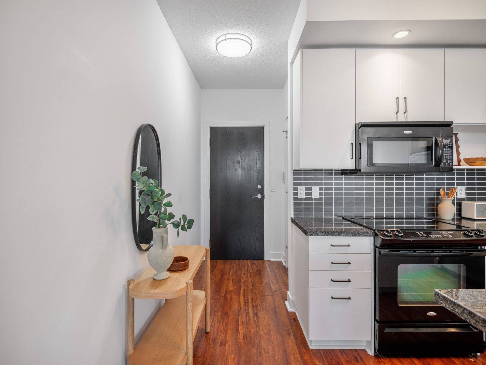 120 Homewood AVE #2804, Toronto C08, ON M4Y 2J3