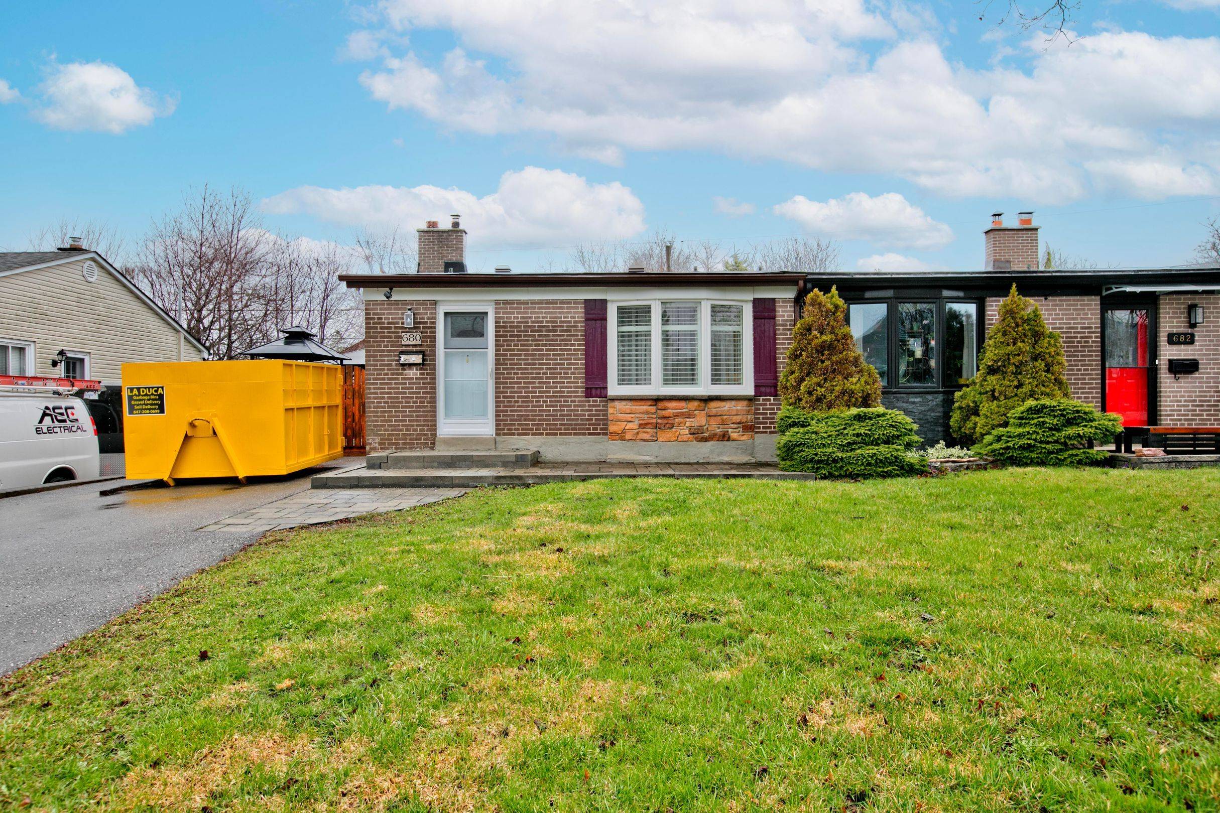 680 Annland ST, Pickering, ON L1W 1B2