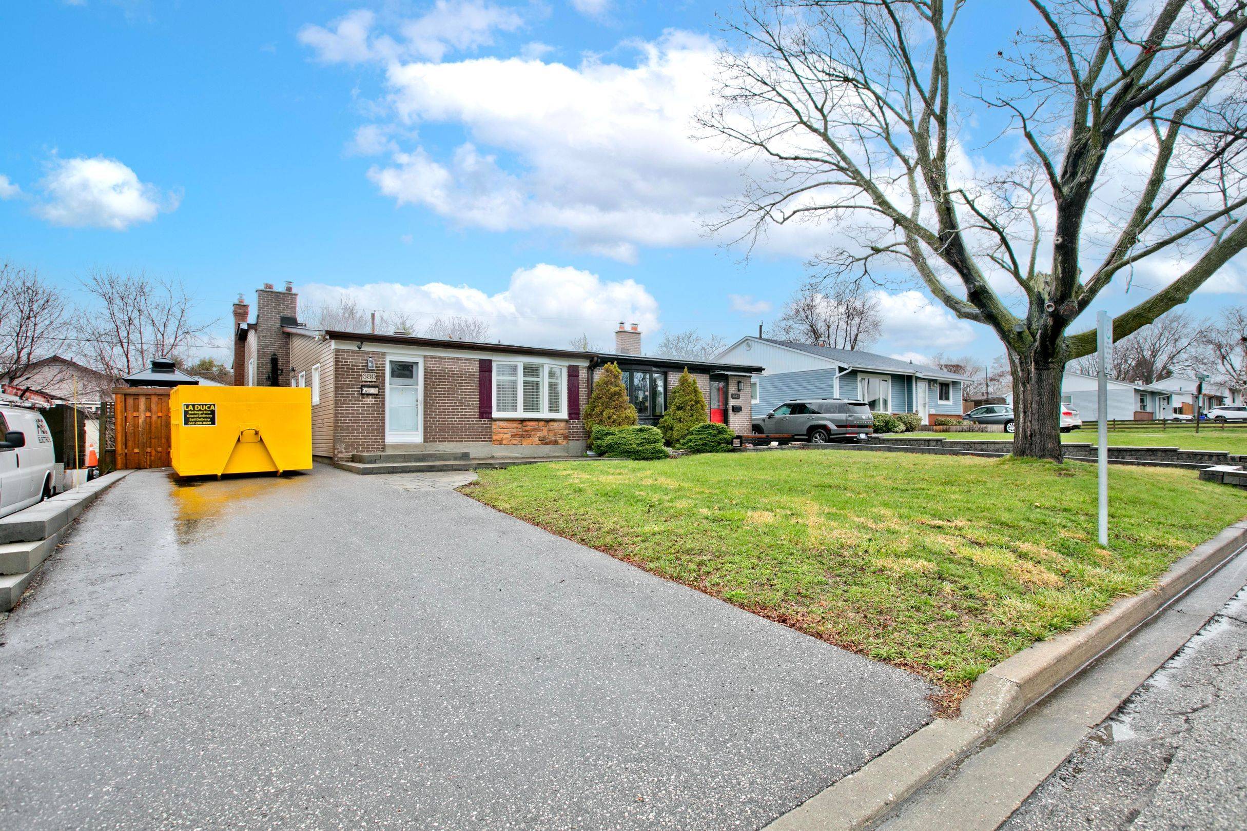 680 Annland ST, Pickering, ON L1W 1B2