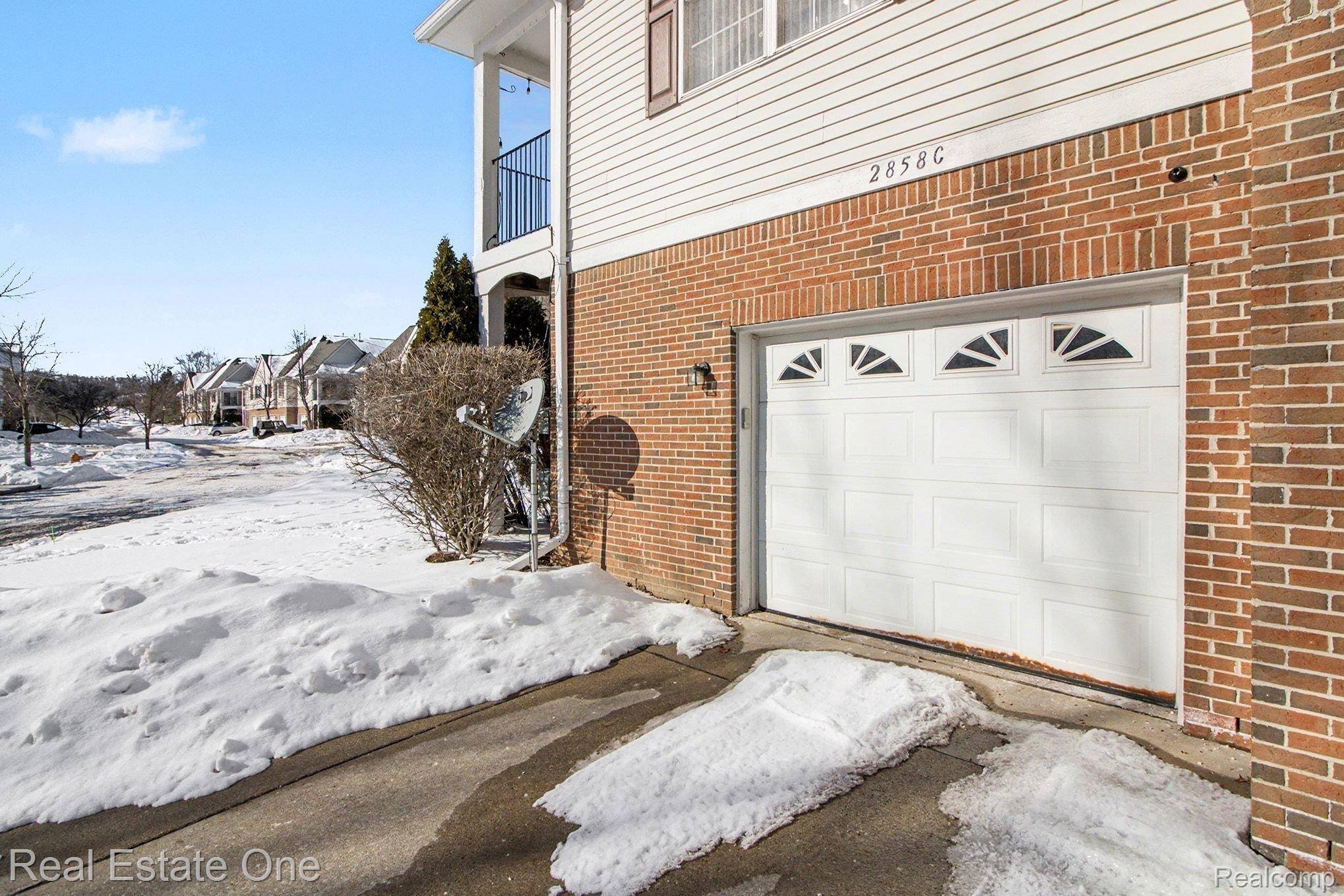 2858 Cottonwood DR #C, Waterford Charter Township, MI 48328
