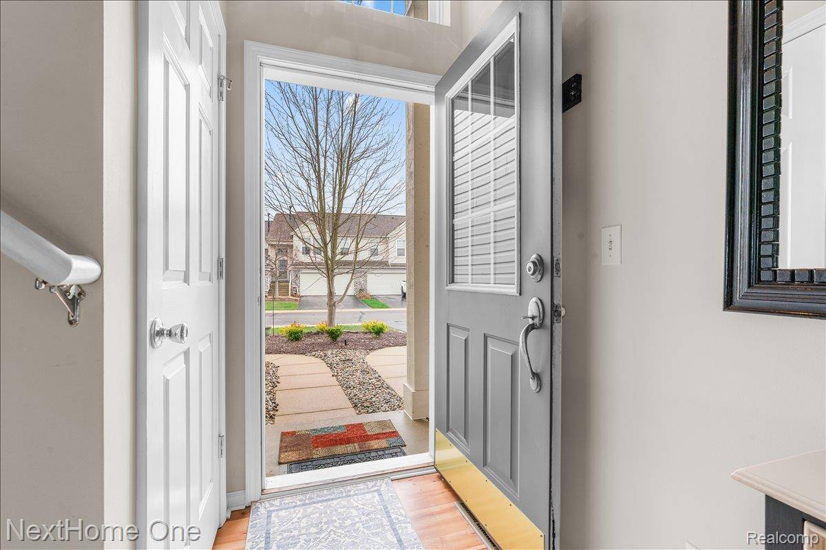 560 Dockside CIR #43, Holly Township, MI 48442