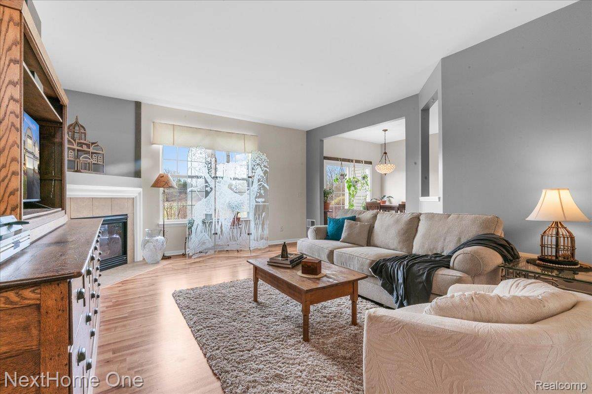 560 Dockside CIR #43, Holly Township, MI 48442