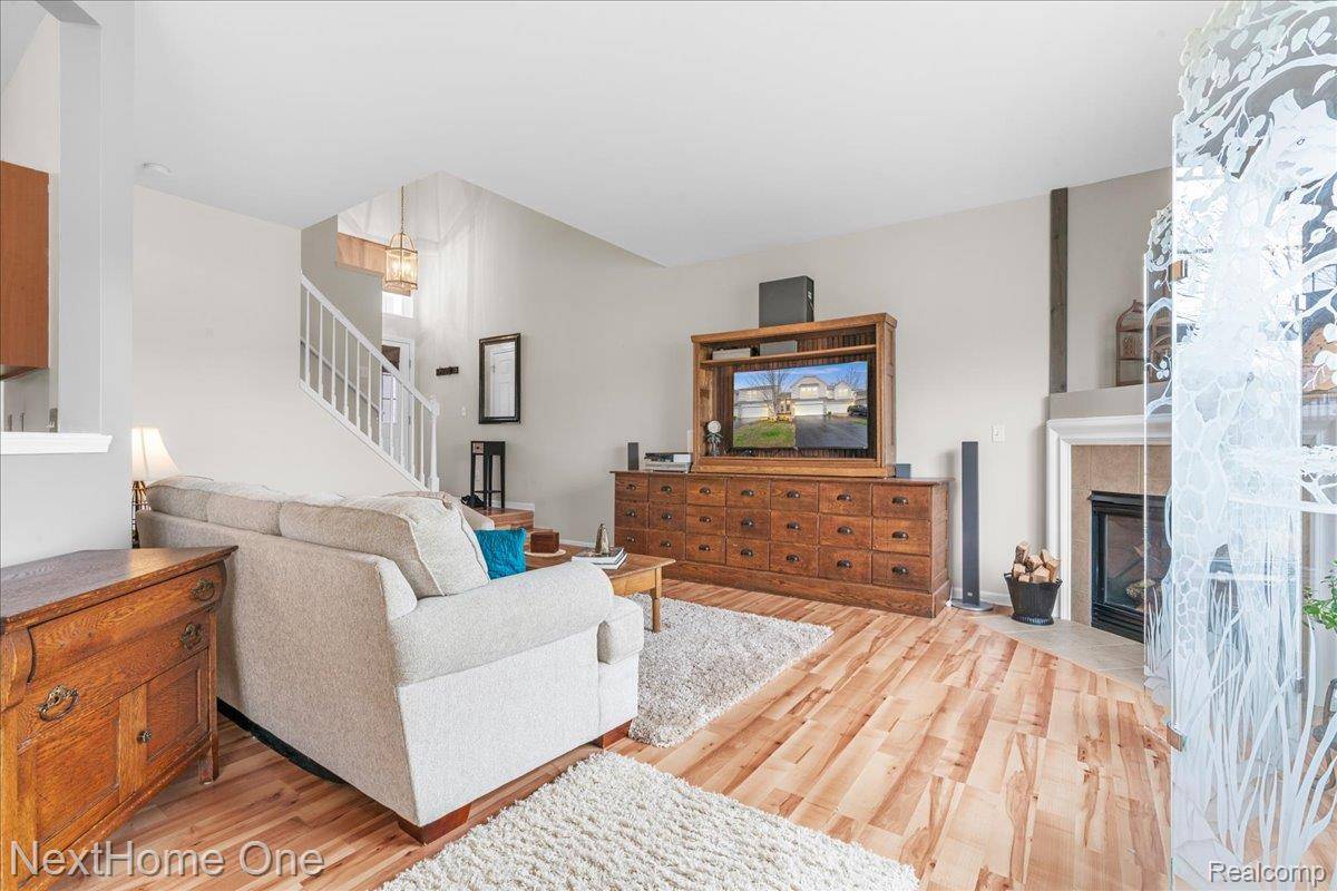 560 Dockside CIR #43, Holly Township, MI 48442