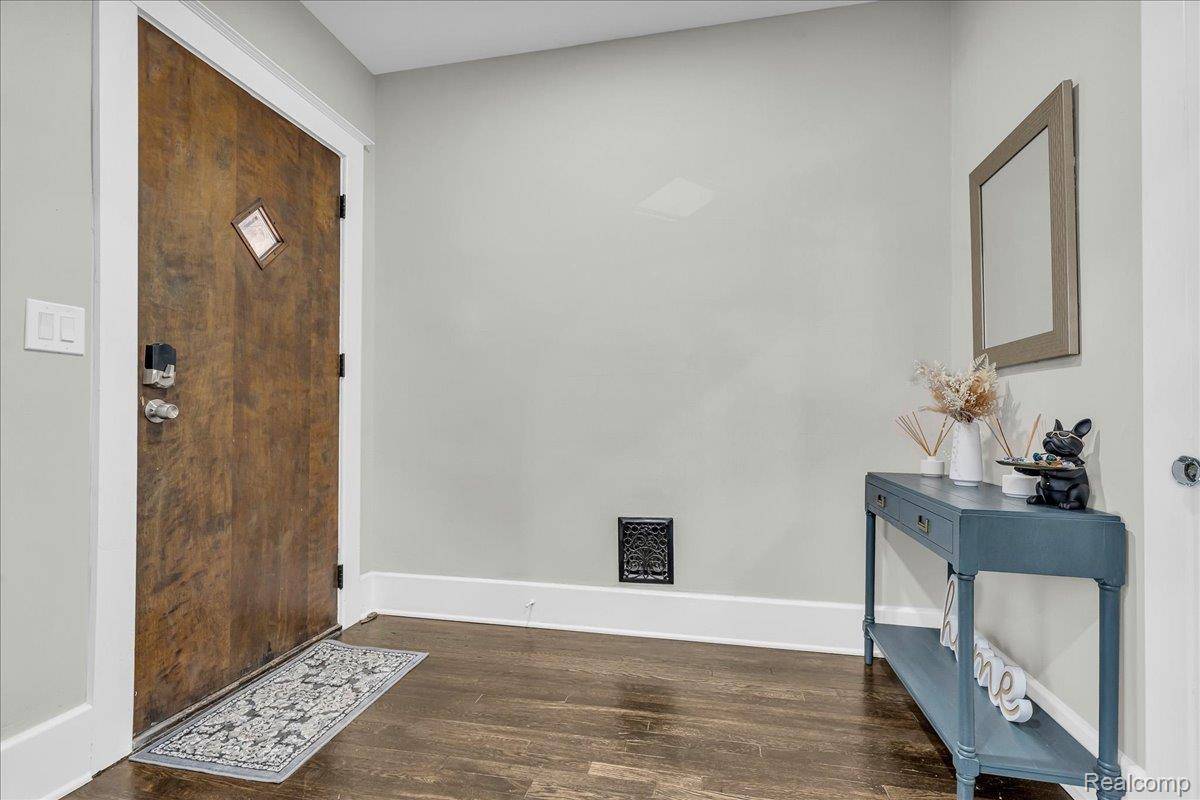 5238 Commonwealth ST, Detroit, MI 48208