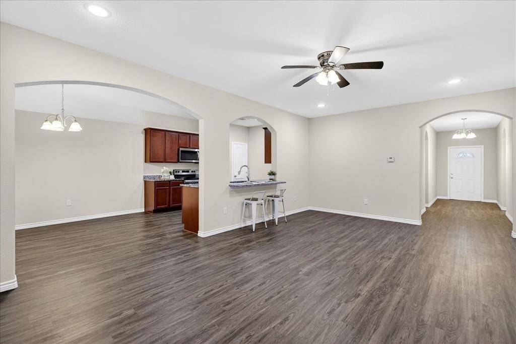 108 Westview Drive, Gun Barrel City, TX 75156