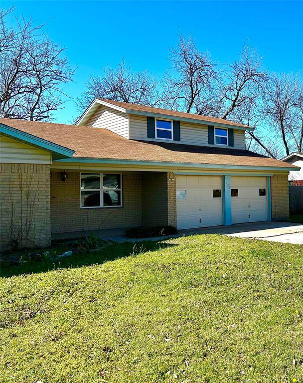 725 Meadowlark Circle, Crowley, TX 76036