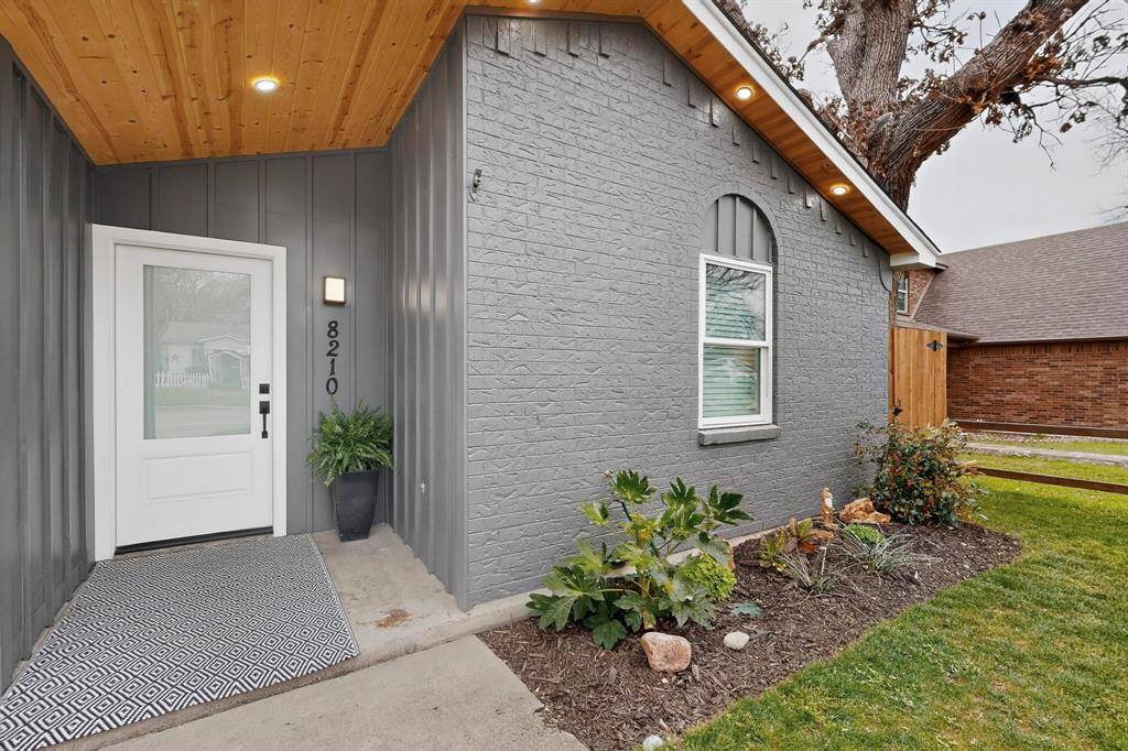 8210 Sussex Street, White Settlement, TX 76108