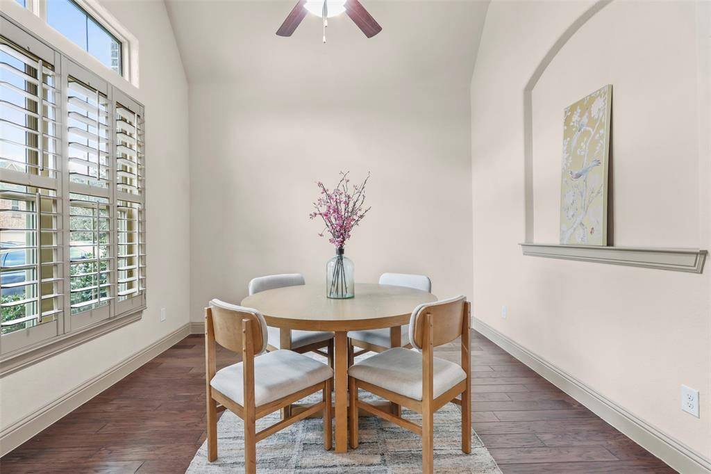 437 Middleton Drive, Roanoke, TX 76262