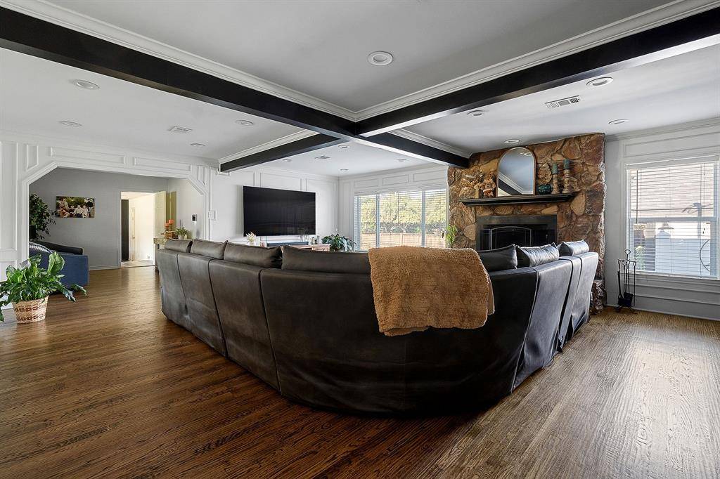 9207 Angora Street, Dallas, TX 75218