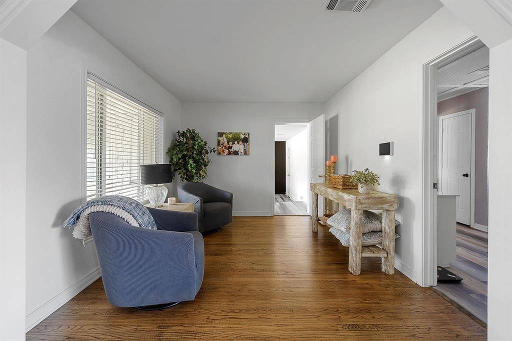 9207 Angora Street, Dallas, TX 75218