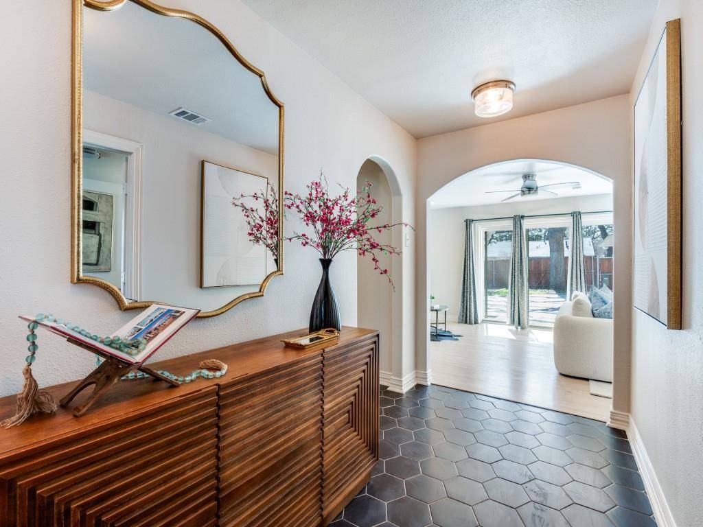 806 Knott Place, Dallas, TX 75208