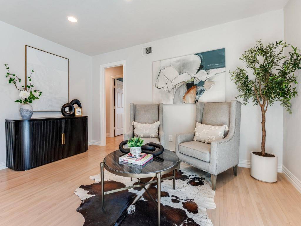 806 Knott Place, Dallas, TX 75208