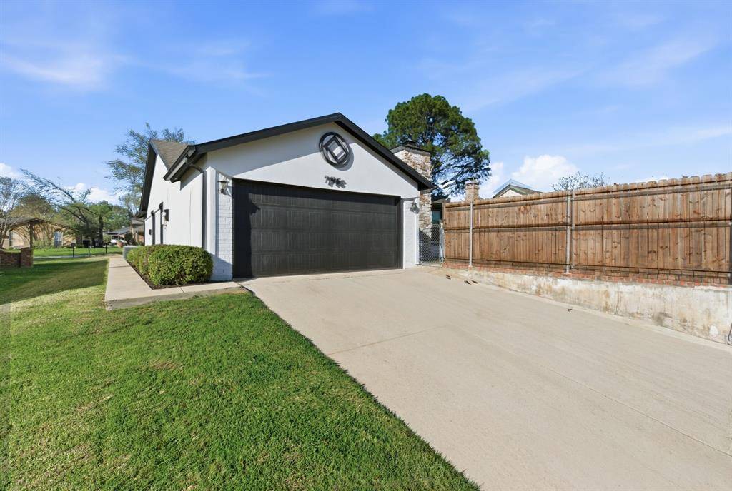 746 Red Wing Drive, Lewisville, TX 75067