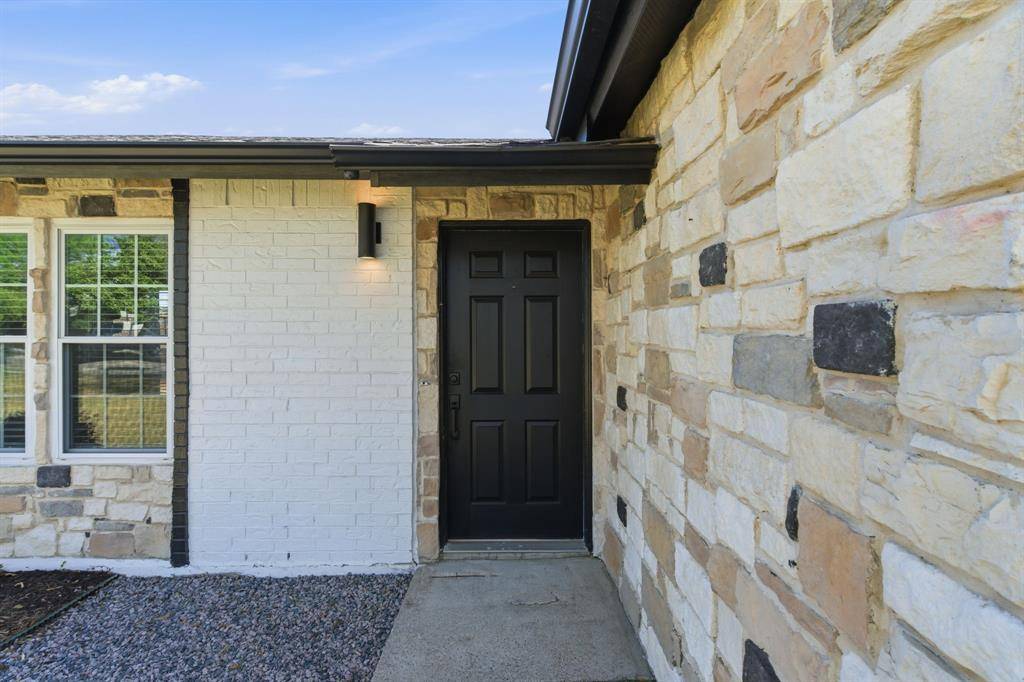 746 Red Wing Drive, Lewisville, TX 75067