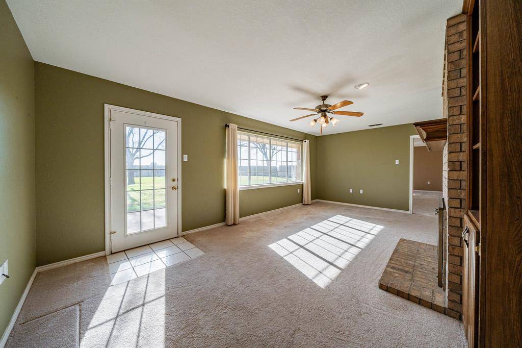 2221 Avenue Q, Anson, TX 79501