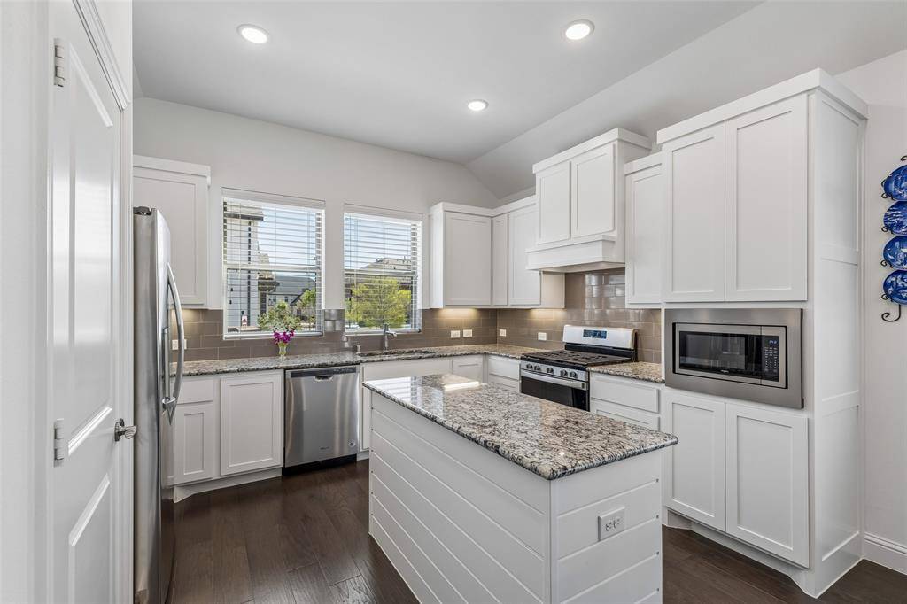 4552 Meadow Sage Street, Arlington, TX 76005