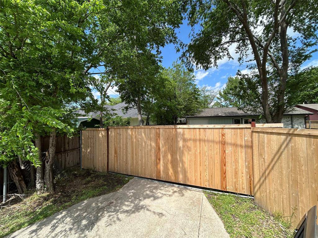 9620 Dale Glade Drive, Dallas, TX 75217