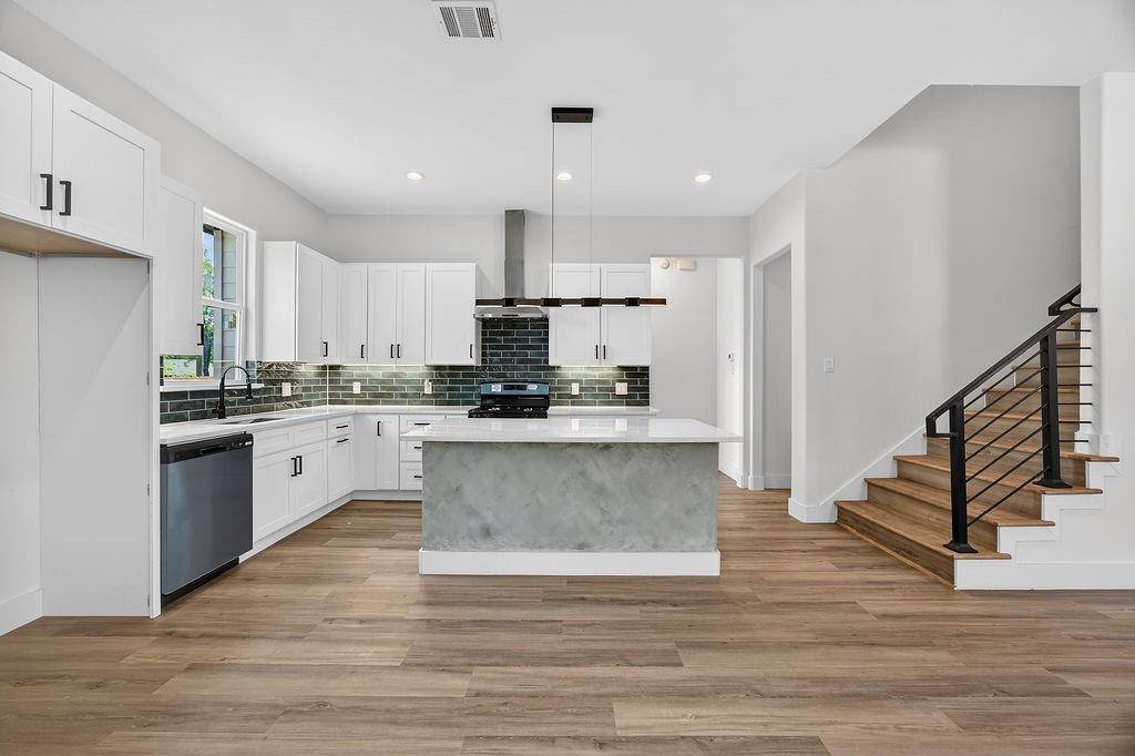 2701 S Jones Street, Fort Worth, TX 76104