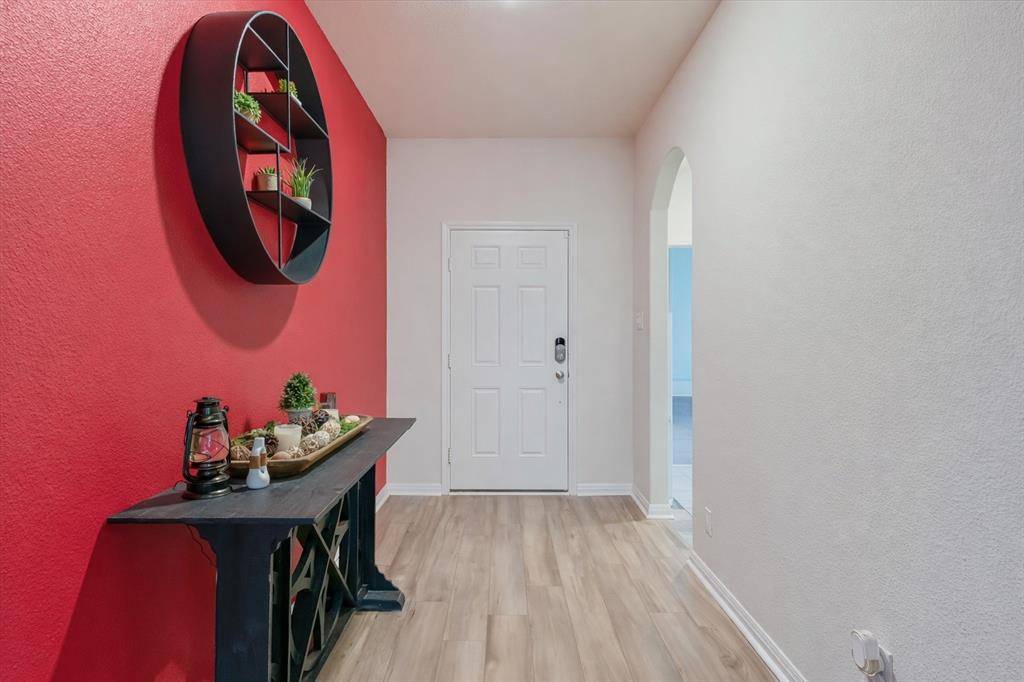 909 First Street, Sanger, TX 76266